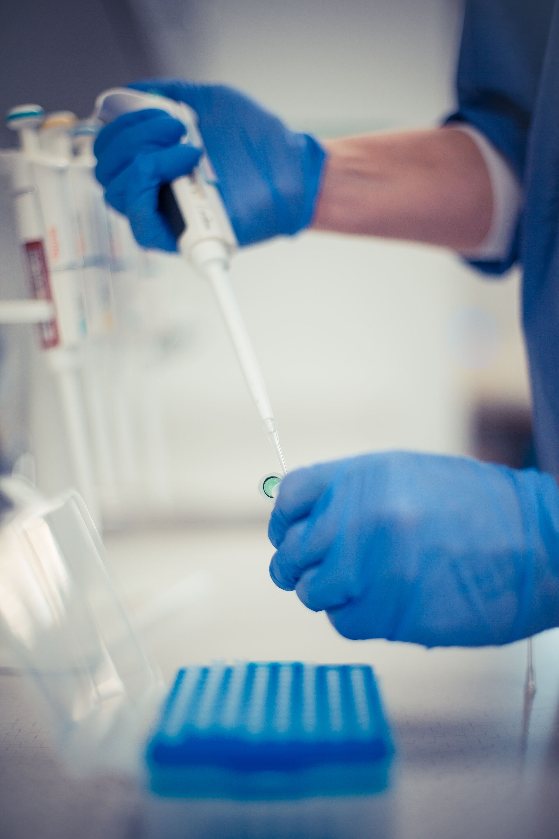 Advanced next-generation sequencing laboratory equipment and technology